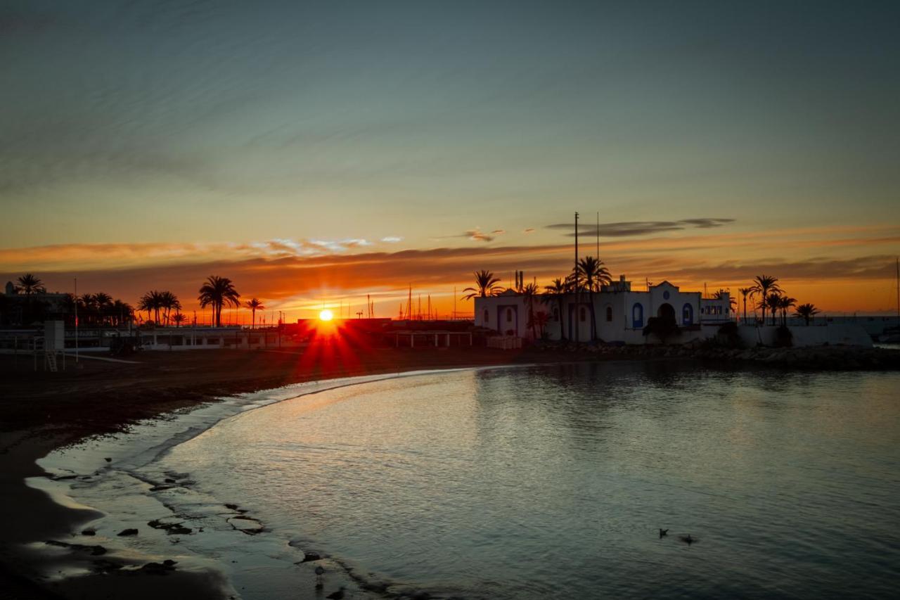 Marbella Banus Suites - Marbella Beach Front Suite Apartment Bagian luar foto